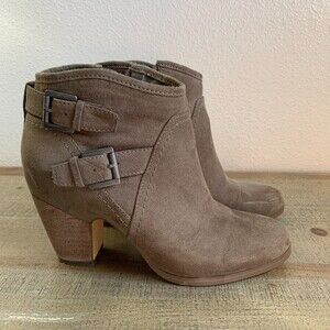 Crown Vintage light green brown ankle boots with 3 inch heel sz 7.5